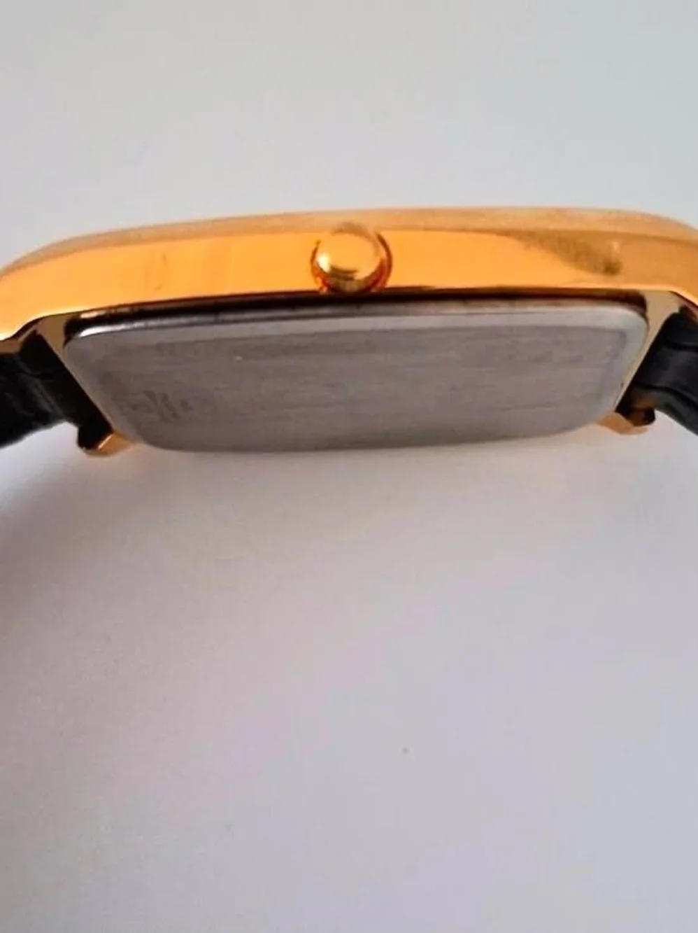 Seîko Slim Tonneau Barrel 33mm Tank Watch for me or Women